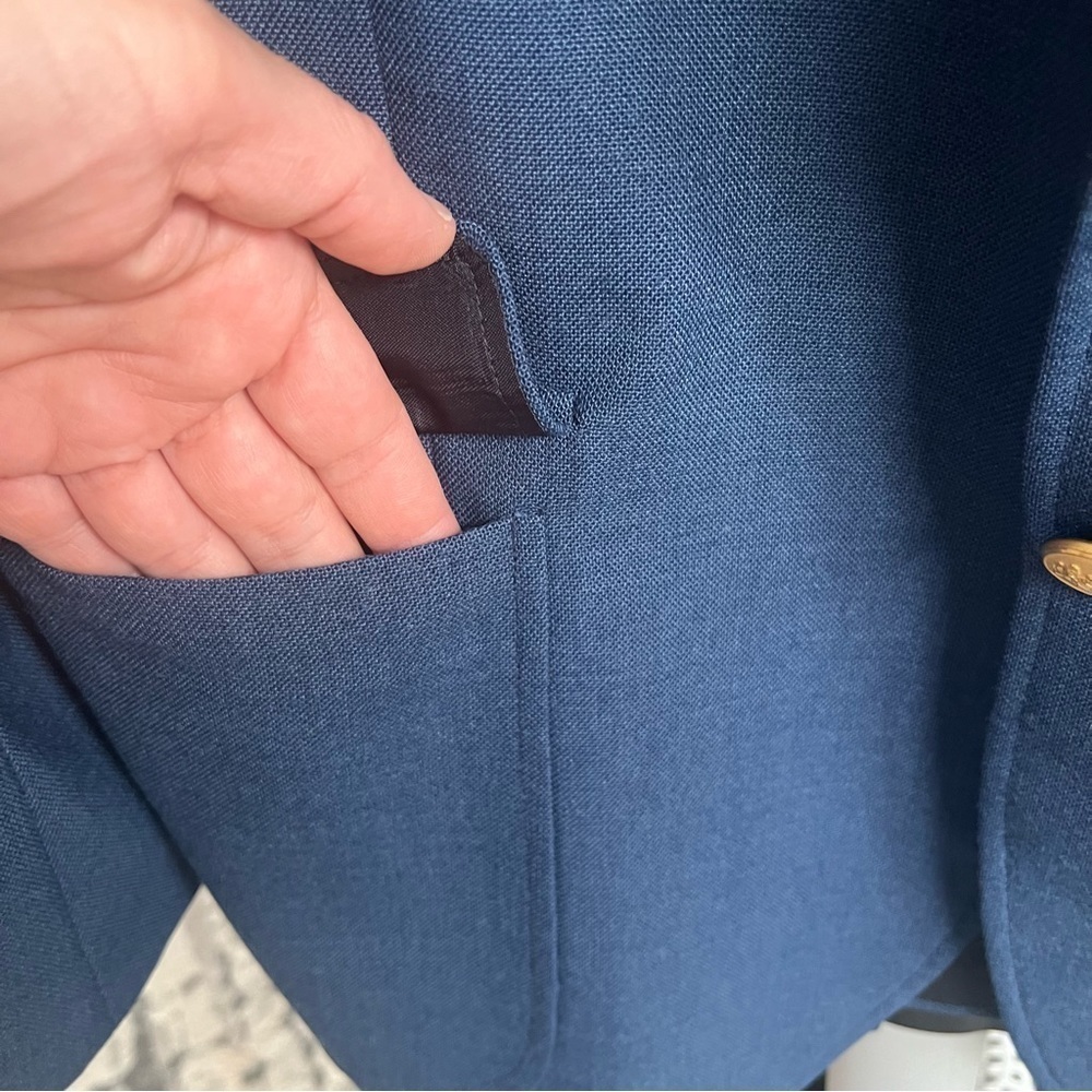 Stafford Men’s Wool Blend 2 Gold Metal Buttons Blue Blazer Sport Coat Size 42S - Picture 15 of 16